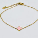 Gouden enkelband met roze natuursteen