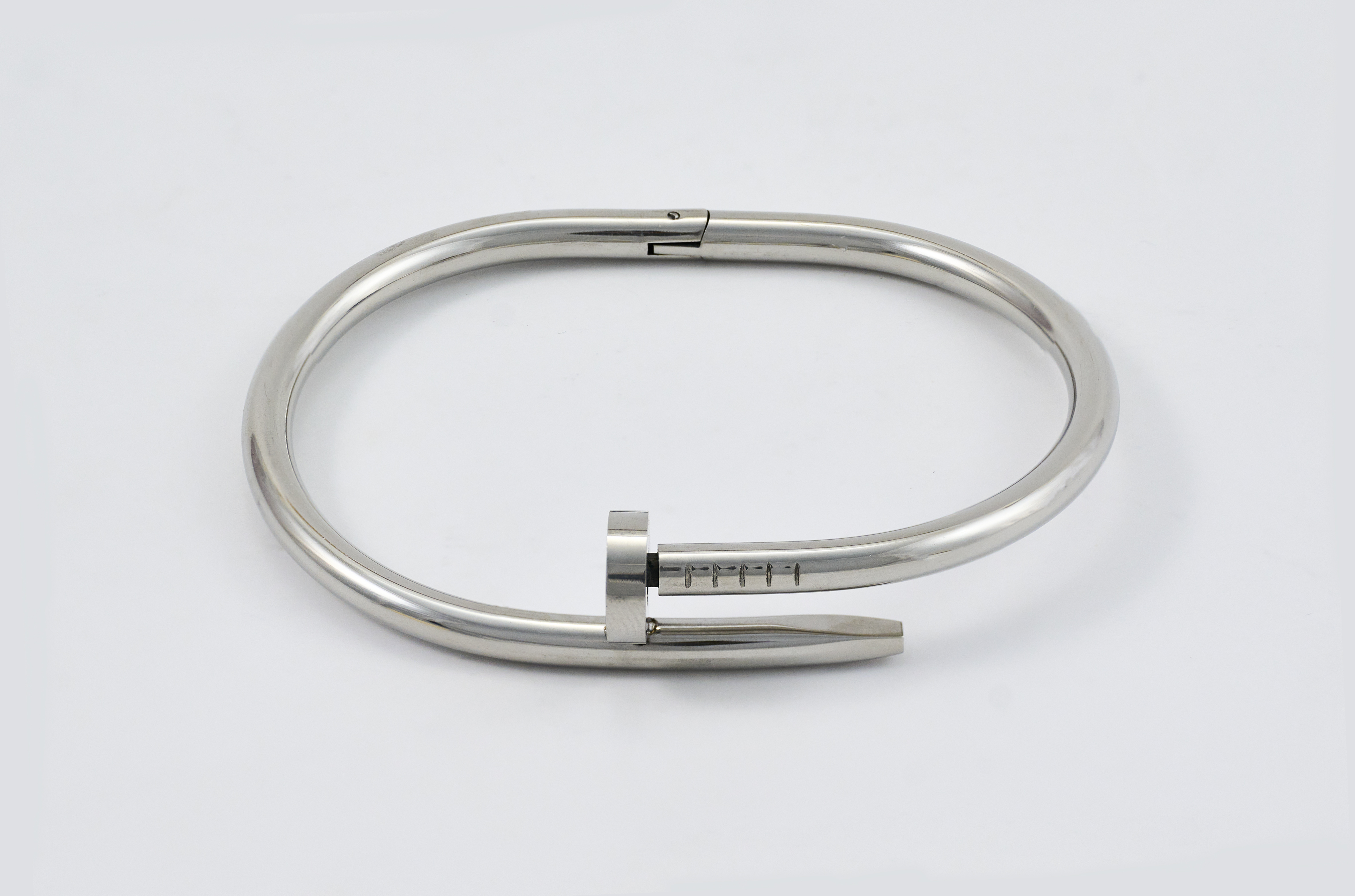 Zilveren spijkerarmband